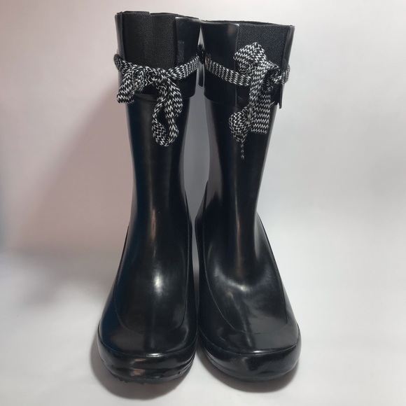 Khombu Lacey Black Rubber Wedge Heel Rain Boots Size 9 NIB - Picture 3 of 12